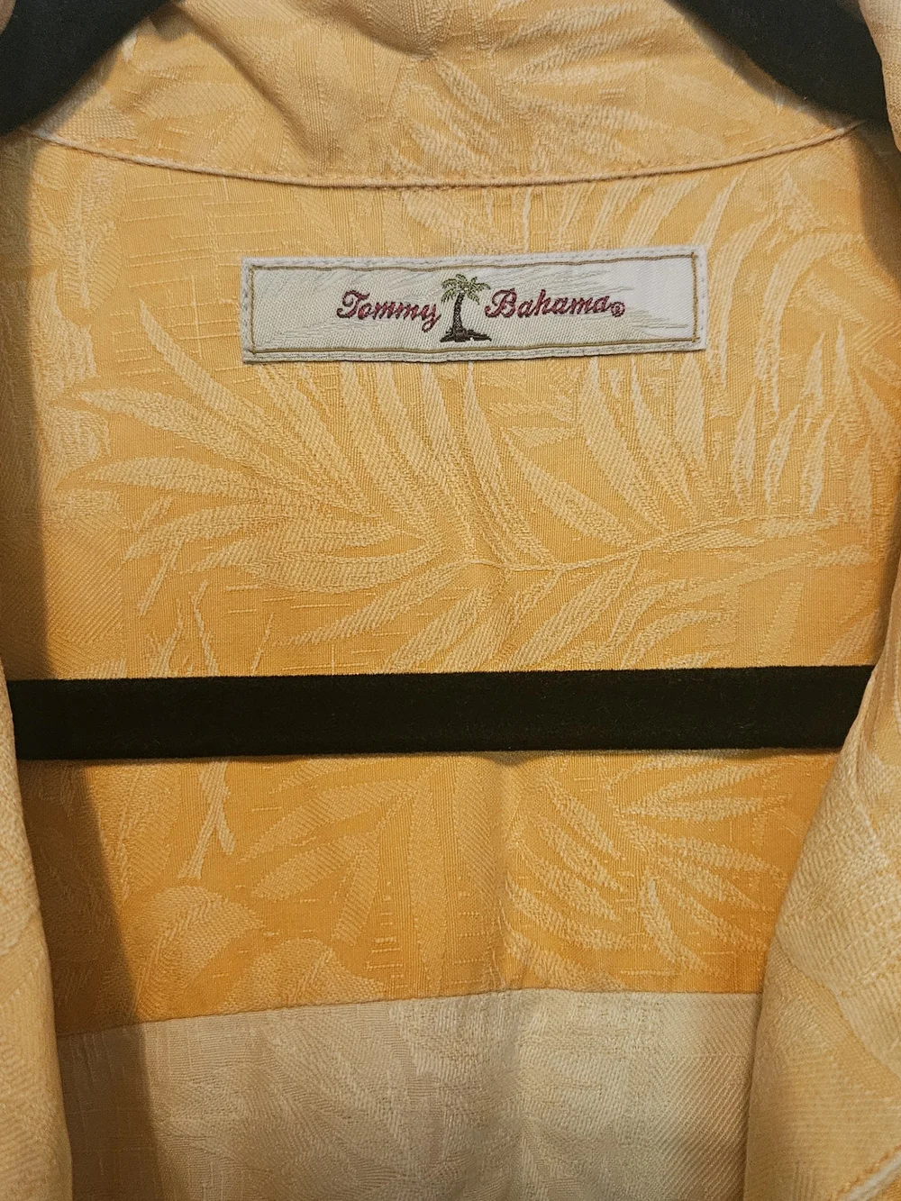 Tommy Bahama 100% Silk, Light Orange Tropical Button Down Shirt. - Picture 2 of 6